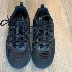 VIKTOS 10.5 black multicam camouflage tennis shoes